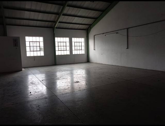 180M² OFFICE RENTED IN DUNCANVILLE